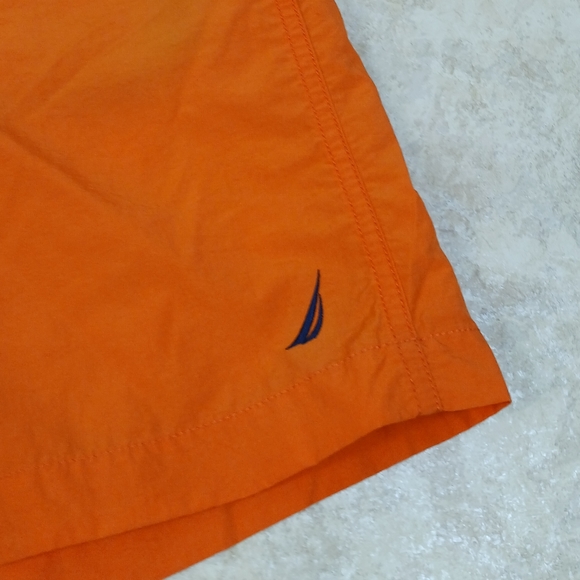 NAUTICA Colorblock Swim Trunks Men's Medium Lined Drawstring - Picture 2 of 8